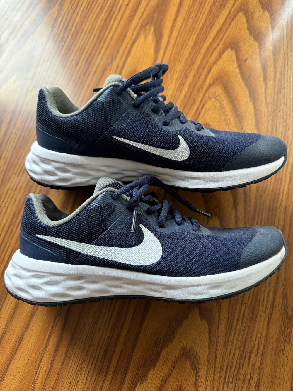 Nike Navy Blue and White Athletic Running Shoes